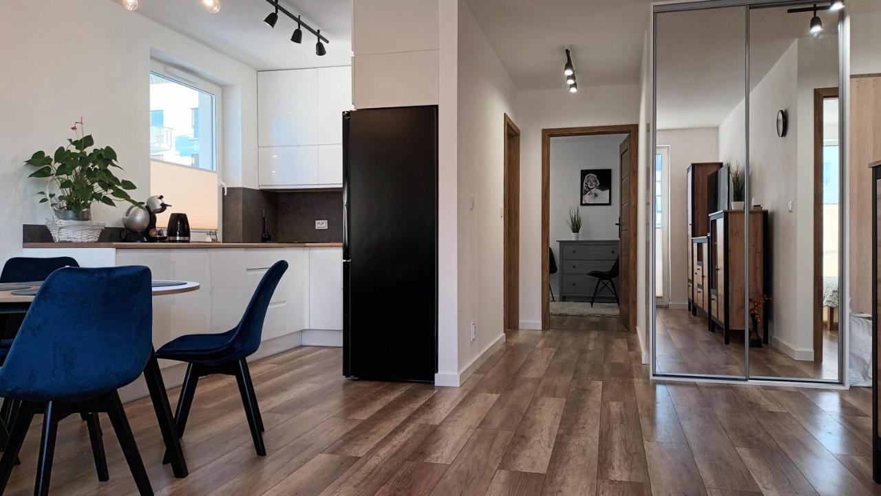 Apartament M&R Dwie Sypialnie Garaz Gdynia Buitenkant foto